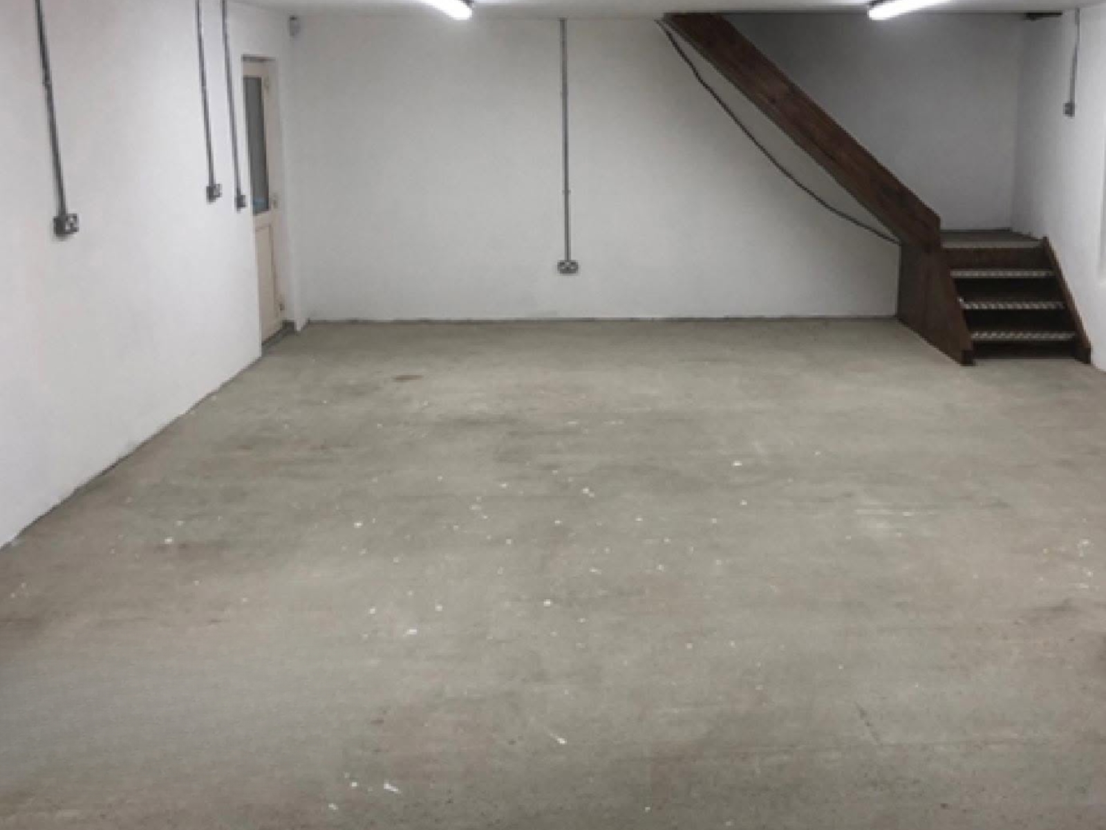 Garagenboden vor der Verlegung der Flexi-Tile Premium Garagenfliesen