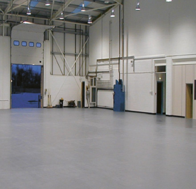Flexi-Tile Eco PVC-Klickfliesen in einem Lagerbereich