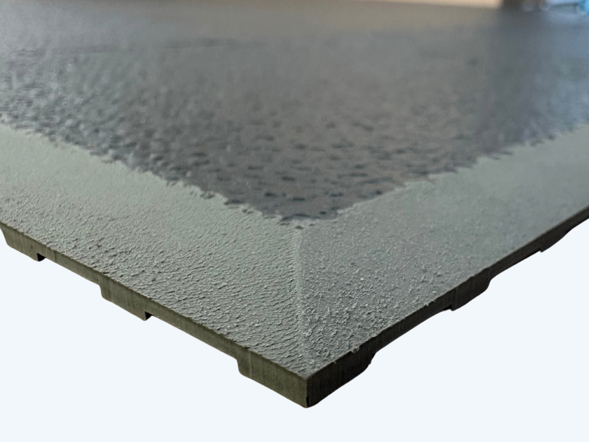 Schräg auslaufende Rampe der Flexi-Tile Ecke