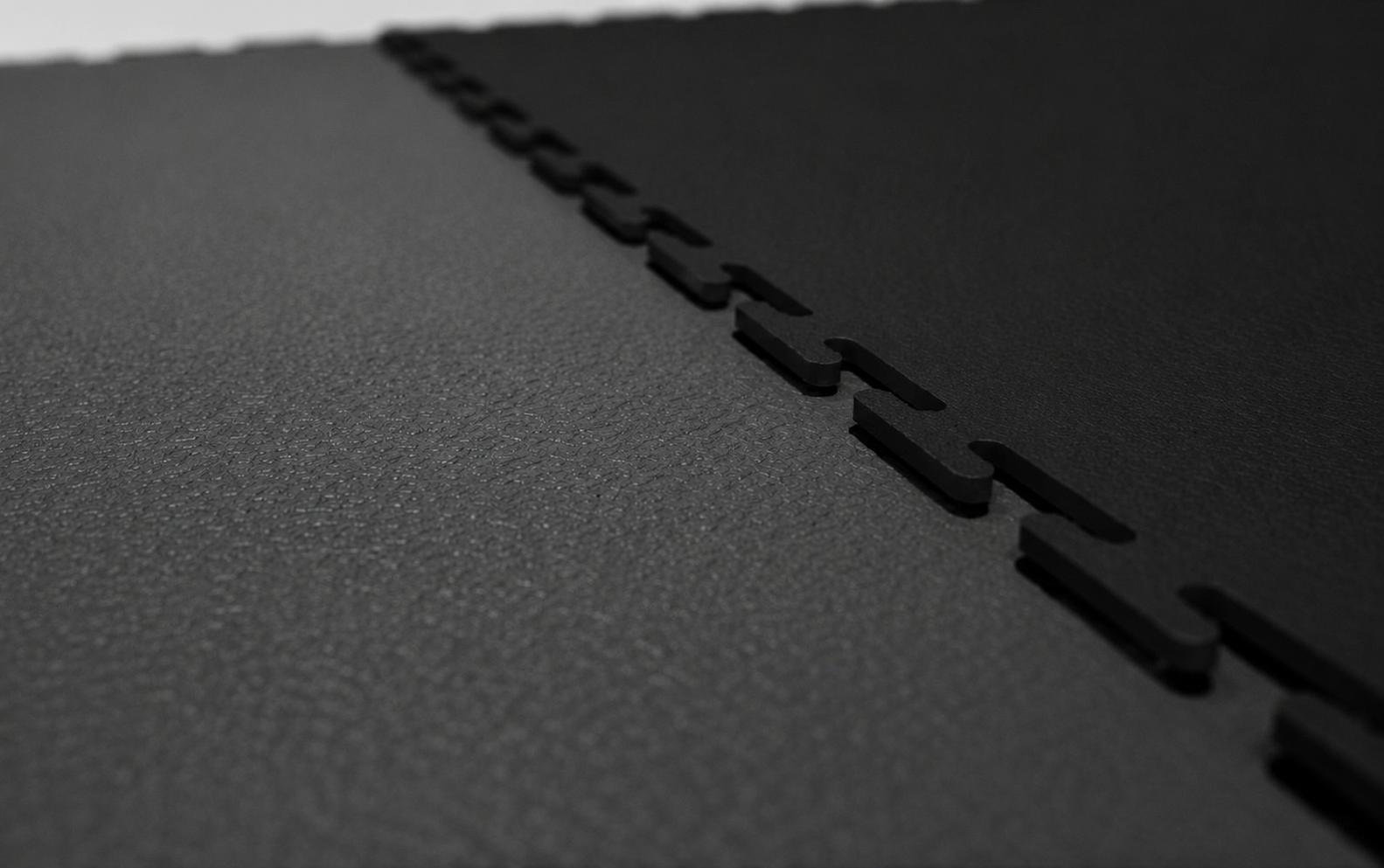 Material und Kantenprofil der Flexi-Tile Eco PVC-Klickfliese 4,5 mm
