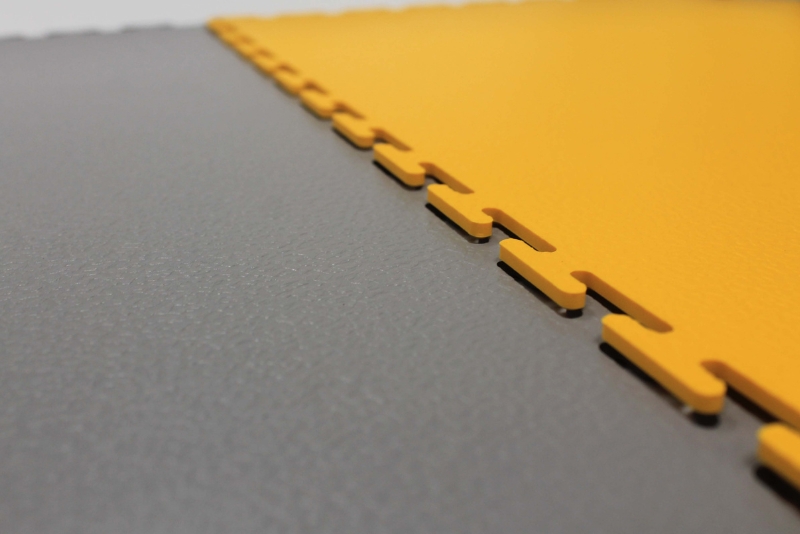 Kantenprofil und Materialstärke der Flexi-Tile Premium PVC Garagenfliese 7 mm